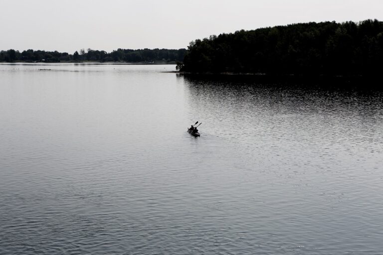 canoe-2618417_1280
