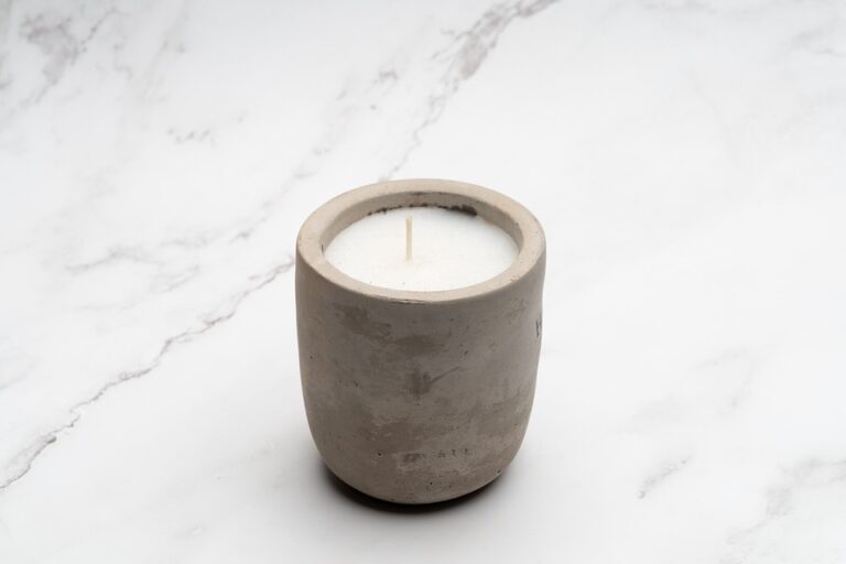 candle-7453404_960_720
