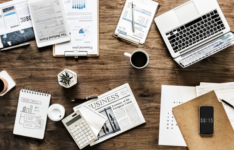 desk-3139127_1280 (3)