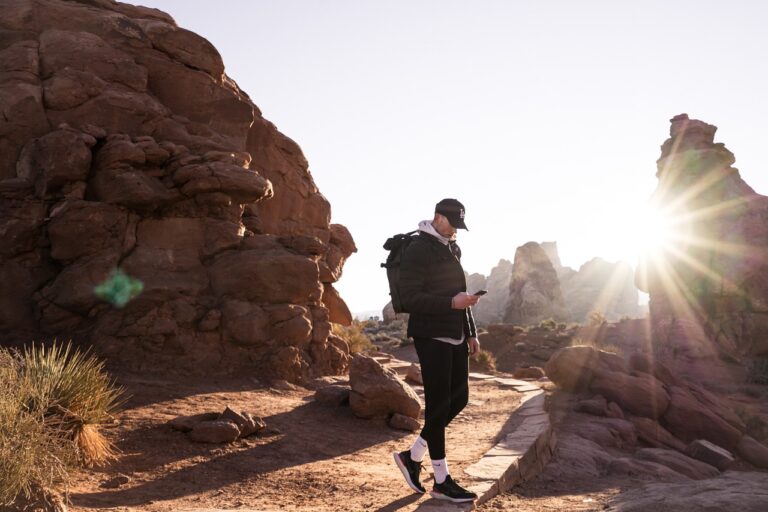 hike-7470767_1280