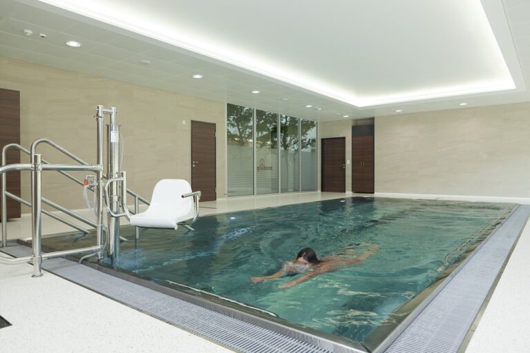 swim-540595_1280