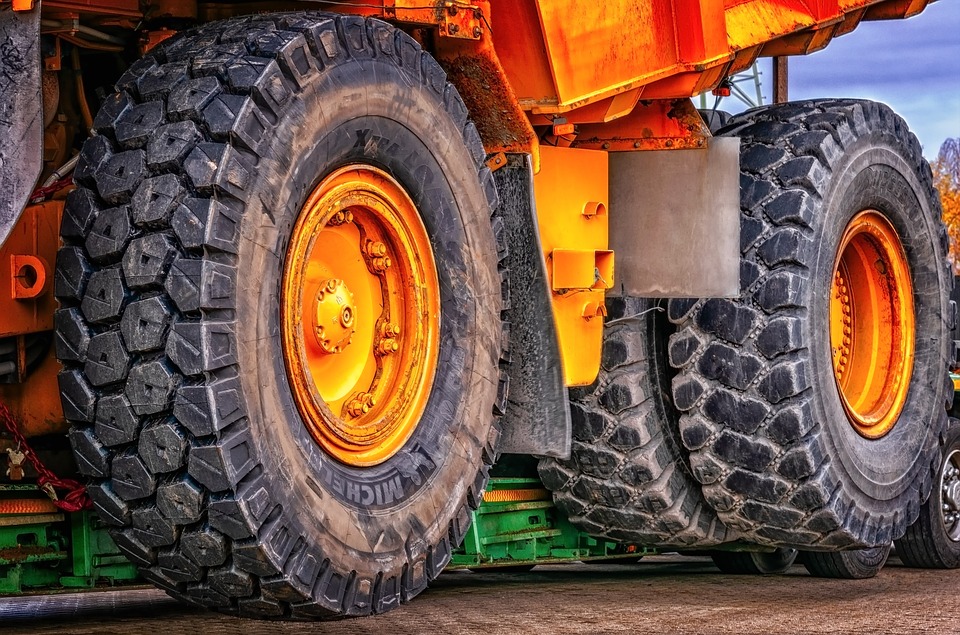 The Importance of Well-Maintained Heavy-Duty Truck Tyres