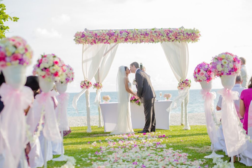 Beachfront Bliss: Organizing Your Ideal Florida Wedding